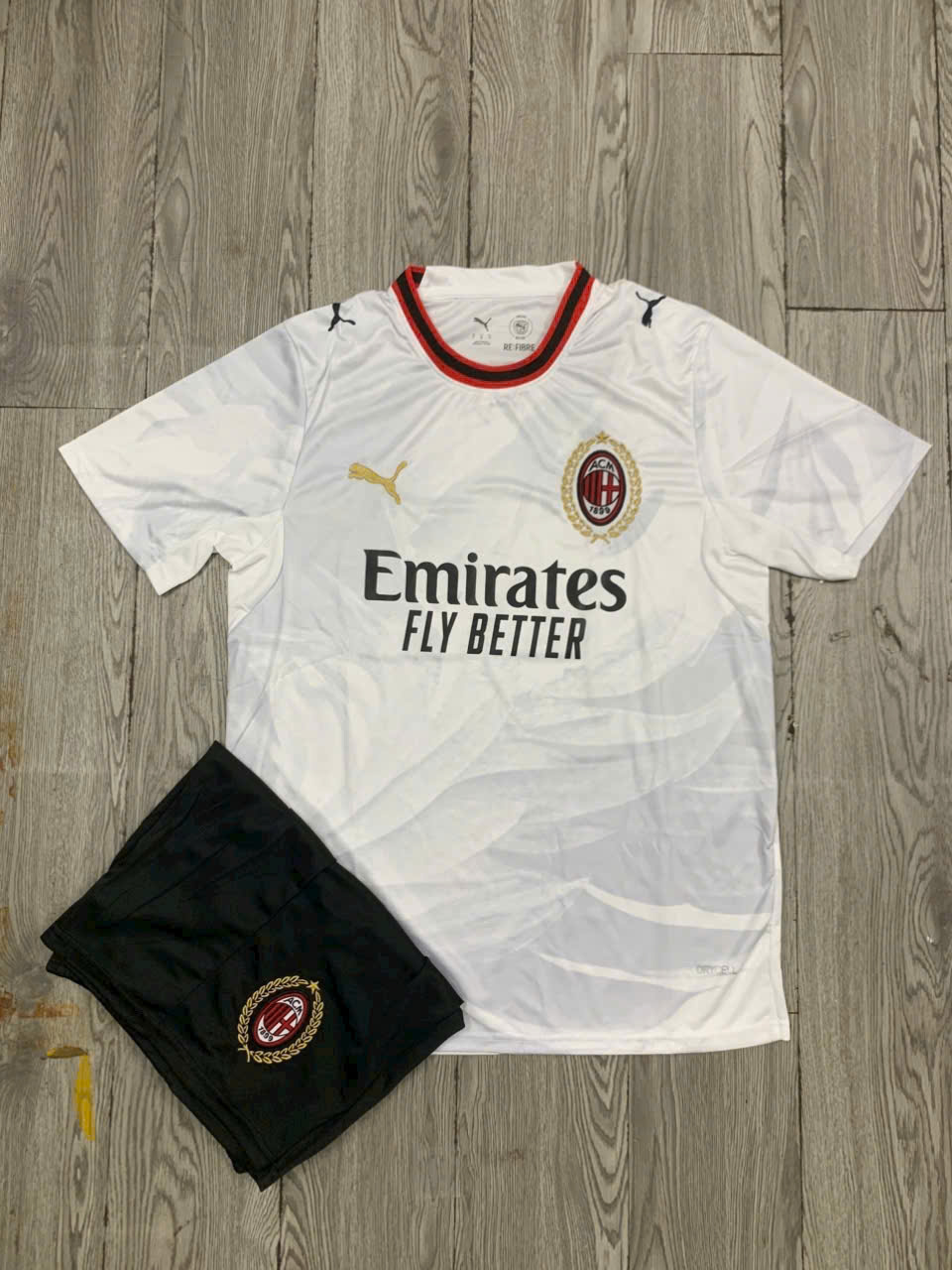 AC MILAN SÂN KHÁCH MÙA 26/27 – BẢN FAN – CẢ BỘ