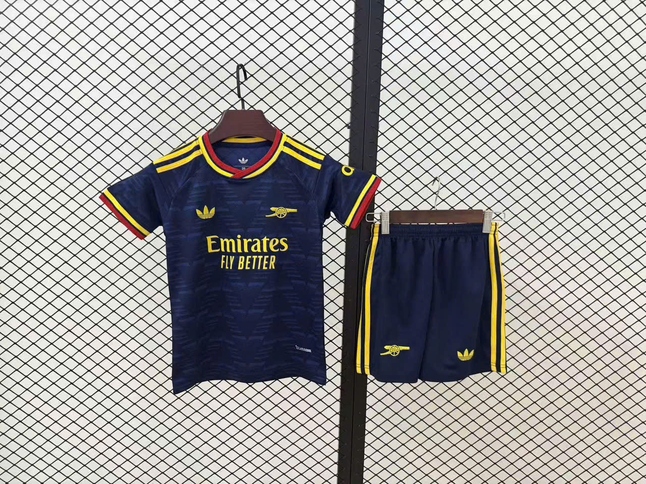 ÁO BÓNG ĐÁ TRẺ EM ARSENAL SÂN KHÁCH 26/27