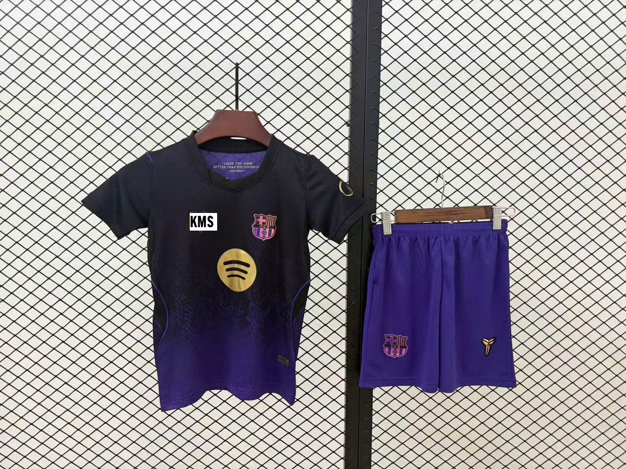 ÁO BÓNG ĐÁ TRẺ EM BARCA SÂN KHÁCH 26/27